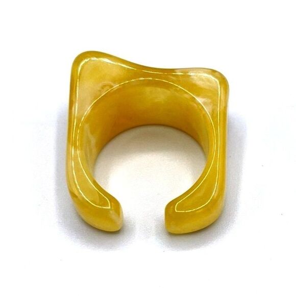 Caramel Cream and White Swirl Acrylic Geometric Open Chunky Ring Size 7 - Picture 5 of 9